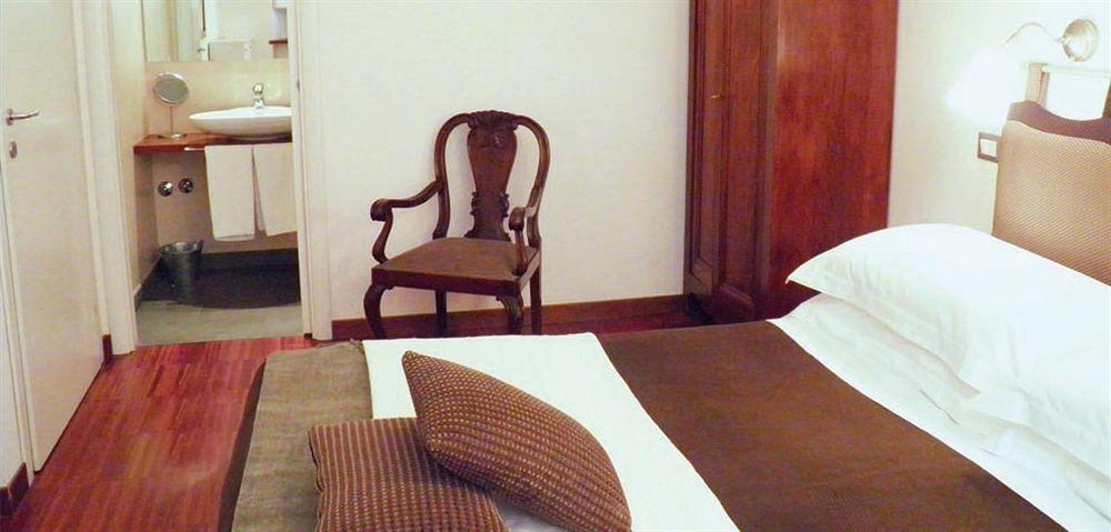 B&B Arco Del Lauro Рим Экстерьер фото